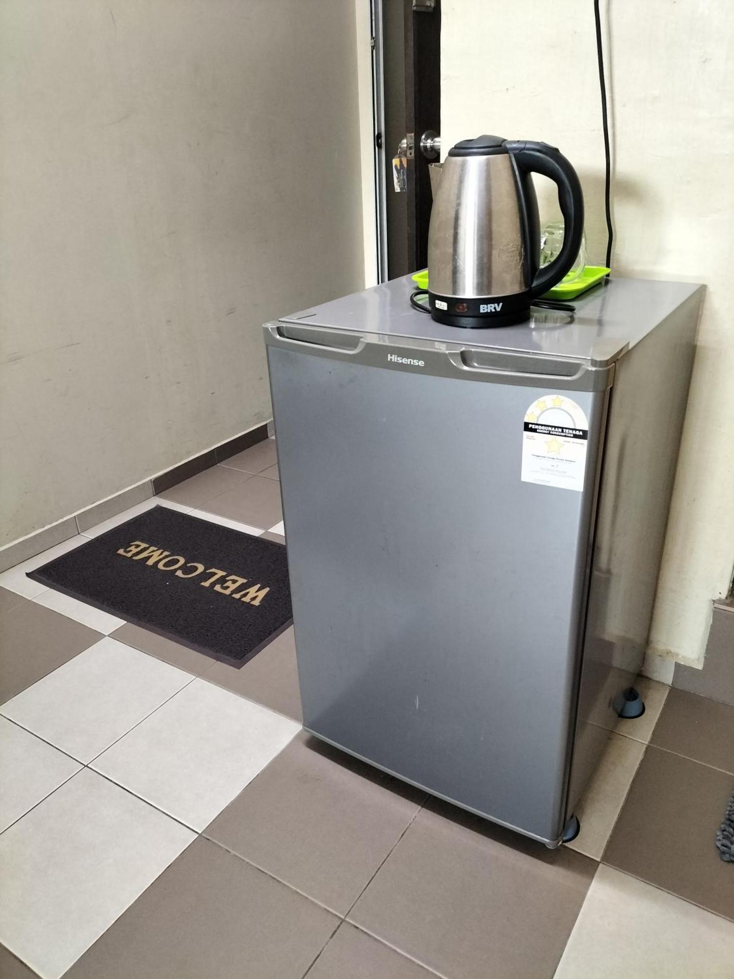 Ulfah Hotel Мерсинг Экстерьер фото